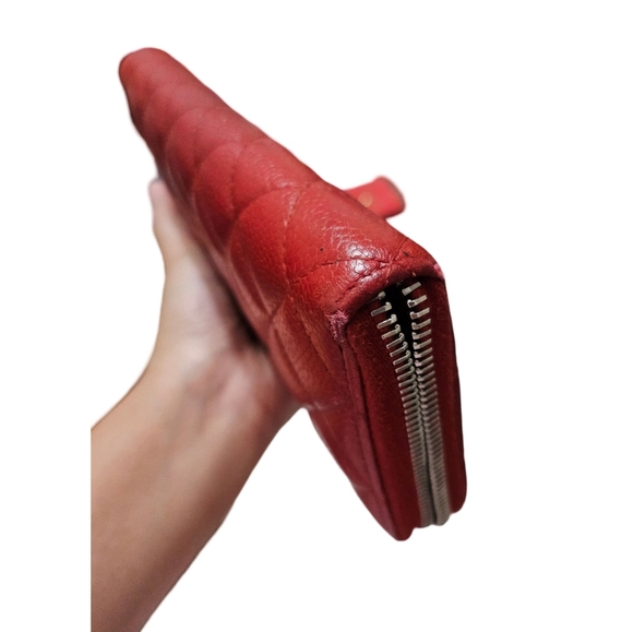 CHANEL Caviar Zippy Wallet - Picture 6 of 7